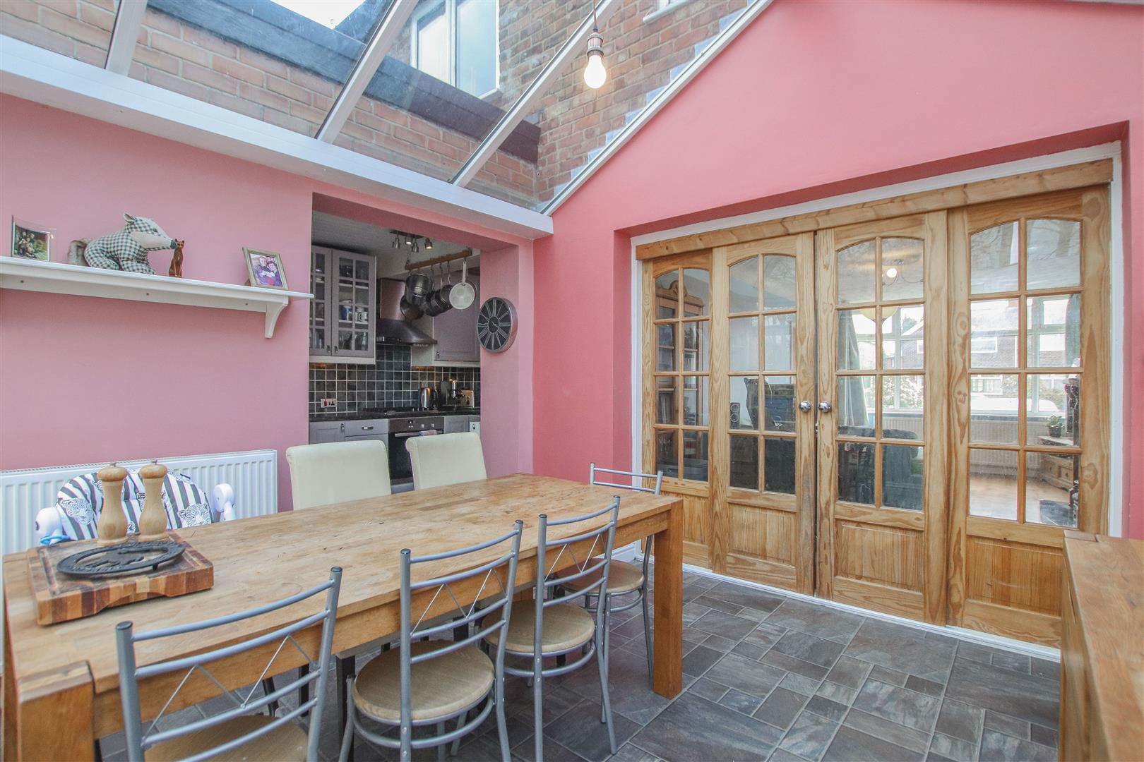 3 Bed Semi-detached House For Sale - Main Image